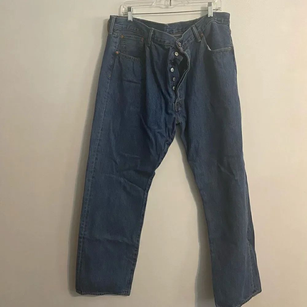 Levi's 501 fly button 5 pocket jeans, size 42/32
